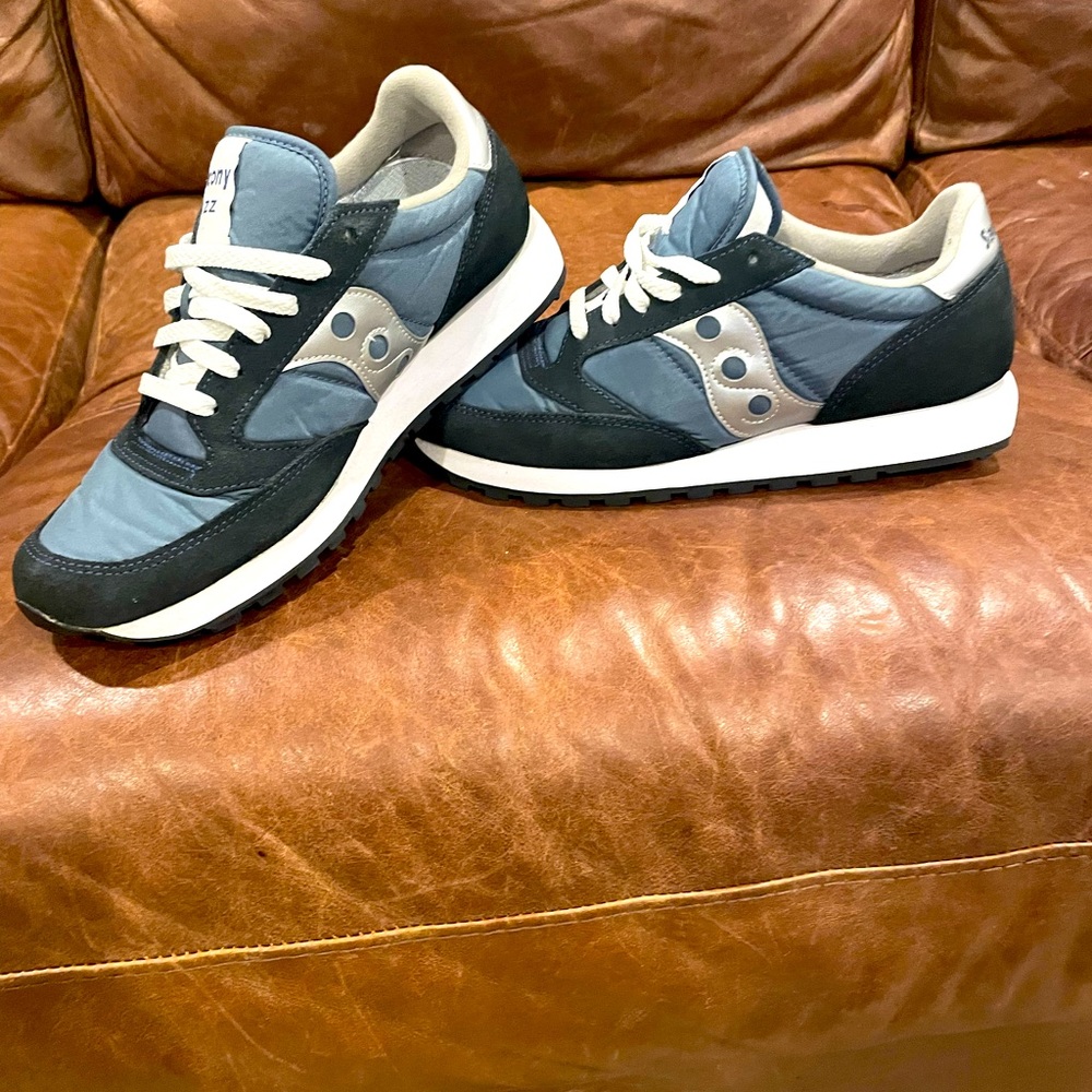 Saucony Jazz size 11 in womens. Size 10 in mens